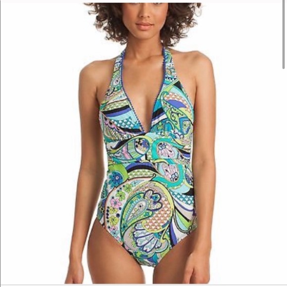 one piece swimsuits with removable pads